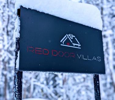 Iida Ski Chalet | Red Door Villas Hakuba - Tomodachi Villa