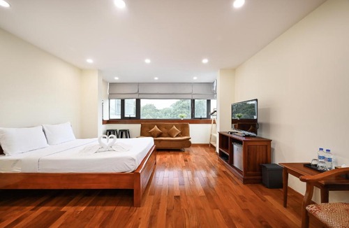 Tan Binh Hotel | Red Sun Airport Saigon Hotel