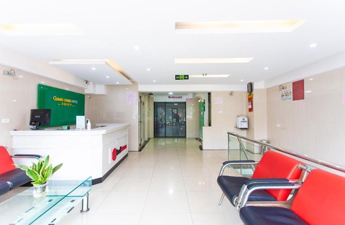 Trung Hoa Nhan Chinh Hotel | RedDoorz Sao Hotel Nguyen Ngoc Vu