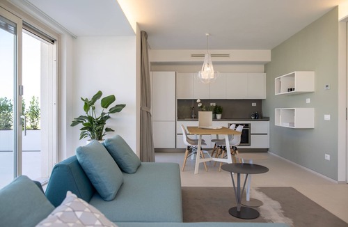 Villaggio Taunus Apartment | Ref. VM5 Summer Rental – Two Bedroom apartment with sea view, terrace and jacuzzi