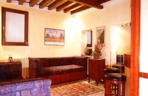 San Polo Apartment | Refined apartment in the city center with luxury finishing. Romantic Apartment.