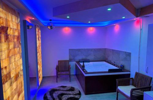 Sibiu Apartment | Regim Hotel Hanea jacuzzi in camera,piscina exterioara si sauna comuna