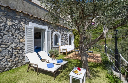 Montepertuso Apartment | RELAIS CASA DEGLI ANGELI- GARDEN HOUSE