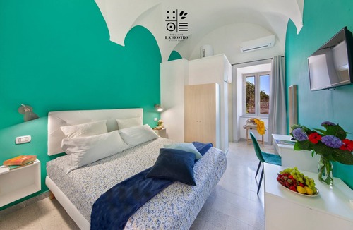 Schiazzano Bed & Breakfast | Relais il Chiostro Historic Courtyard and Panoramic Terrace near Sorrento