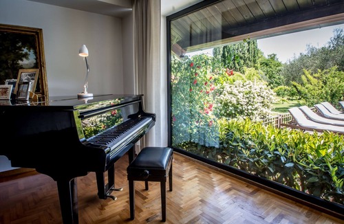Lake Bracciano Villa | Relax and Culture: Villa near Rome on the lake shore, with private beach