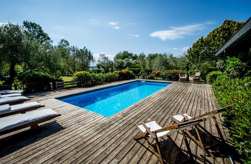 Lake Bracciano Villa | Relax and Culture: Villa near Rome on the lake shore, with private beach