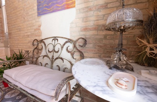 Pollutri Bed & Breakfast | Renovated old mansion
