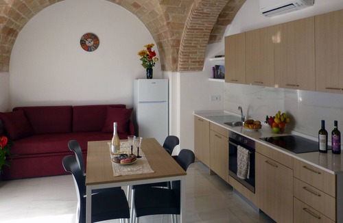 Offida Apartment | Residenz Borgo Offida mit großem Garten by Interhome