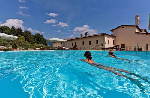 Massa Martana House | Residenza d'Epoca San Pietro Sopra le Acque