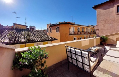 Rione V Ponte Apartment | Residenza Torre Vecchiarelli - apt 5 penthouse