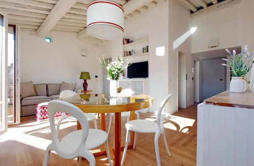 Rione V Ponte Apartment | Residenza Torre Vecchiarelli - apt 5 penthouse