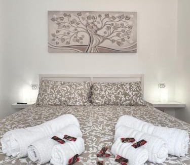 Rione Sanita Apartment | Rione Sanità House - casa Borghesia, luminosa nel cuore autentico di Napoli