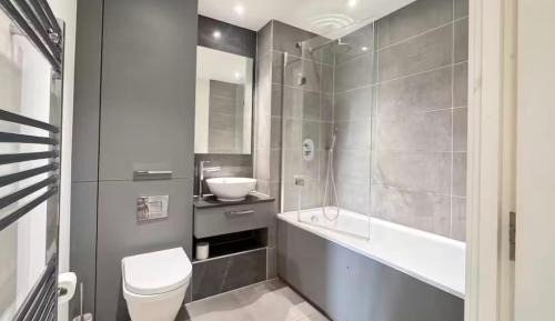 Custom House House | Riverside Rooms and Apartments