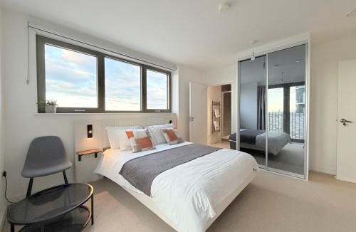 Custom House House | Riverside Rooms and Apartments