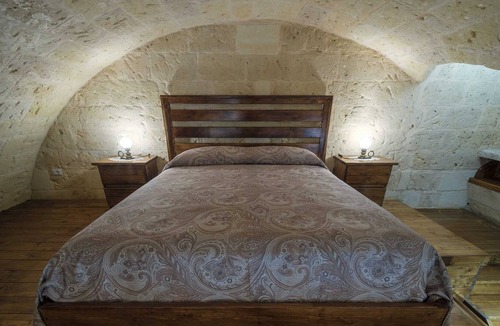 Andria Bed & Breakfast | ROBERTO's Guest House