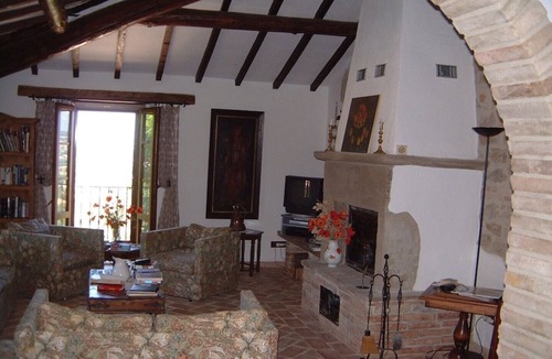 Monterchi House | ROMANTIC 17C VILLA -Fabulous VIEWS-Stunning POOL Complex.HOT TUB.PIZZA OVEN.A/C