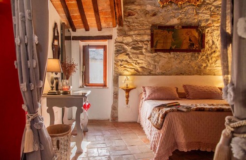 Monterotondo Marittimo Apartment | Romantic & Charming appartamento esclusivo in centro storico Cuore di Toscana