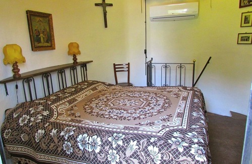 Tocco da Casauria House | ROMANTIC ESCAPES: small Tower in the gardens between mountains and beaches, pool