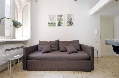 Rione V Ponte Apartment | Rome, historic center, modern studio apartment for 2