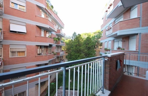 Quartiere XX Ardeatino Apartment | Rome: La Maison Rouge