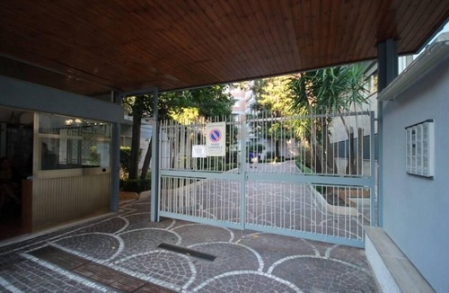 Quartiere XX Ardeatino Apartment | Rome: La Maison Rouge