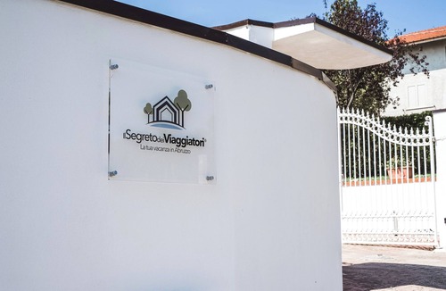 Ortona Apartment | ROME - Spacious apartment in villa with pool and barbecue, 1km from the sea