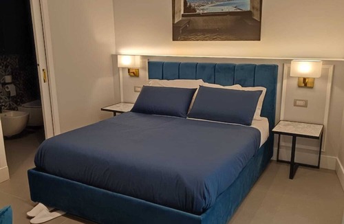 Quartieri Spagnoli Bed & Breakfast | Room 2 - Triple De Luxe