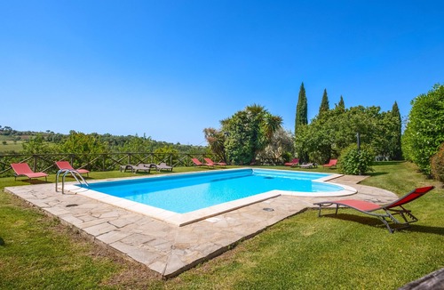 Manciano Apartment | Room 'Camera 3 - Il Maggio' with Shared Pool, Wi-Fi and Air Conditioning