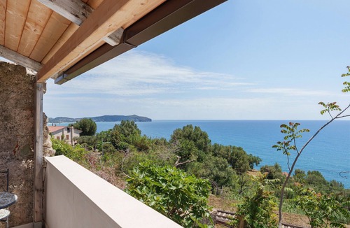 Caprioli Apartment | Room 'Camera Palinuro Vista Mare' with Sea View, Wi-Fi and Air Conditioning