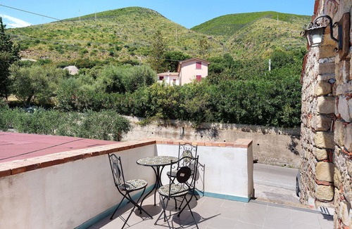 Caprioli Apartment | Room 'Camera Tramonto Vista Mare' with Sea View, Wi-Fi and Air Conditioning