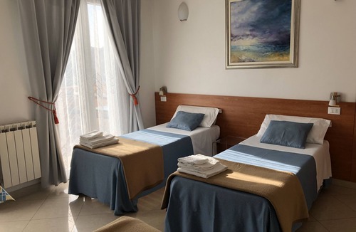 Dese House | Room for 2-3 pers. with private bathroom.