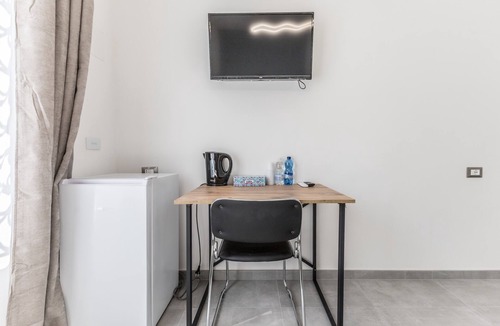 Quartiere XXII Collatino Apartment | Room 'Gordiani Guest House - Blue' with Wi-Fi and Air Conditioning