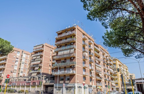 Quartiere XXII Collatino Apartment | Room 'Gordiani Guest House - Blue' with Wi-Fi and Air Conditioning