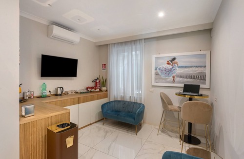San Ferdinando Apartment | Room 'Luxury Fronte Mare Con Jacuzzi' with Balcony, Wi-Fi and Air Conditioning