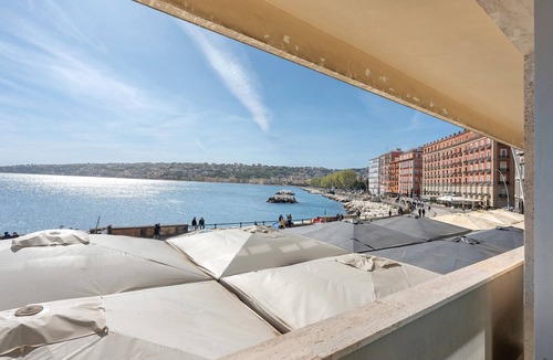 San Ferdinando Apartment | Room 'Luxury Fronte Mare Con Jacuzzi' with Balcony, Wi-Fi and Air Conditioning