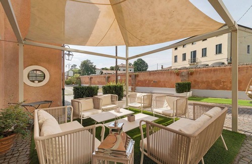 Dolo Apartment | Room 'Villa Goetzen - Camera Quadrupla' with Wi-Fi and Air Conditioning