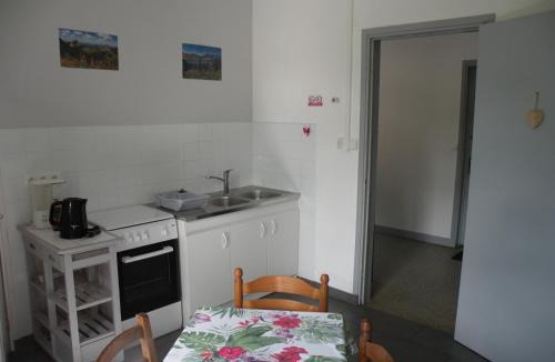 Orcival Apartment | Rose, 4 pers. Villa Saint Antoine, Orcival, Sancy