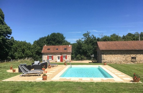 Ladignac le Long Villa | Rouge Cottage - Two Bedroom Villa, Sleeps 5
