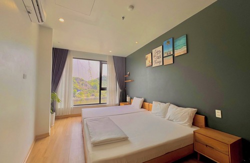 Cat Hai Hotel | Rustic House