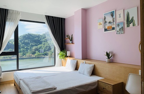 Cat Hai Hotel | Rustic House
