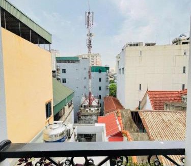 Trung Hoa Nhan Chinh Apartment | Salahomes Apartment by Dapano
