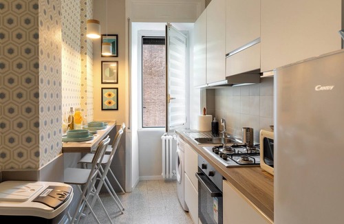 San Lorenzo Apartment | SAN Lò HOLIDAY HOUSE SLEEPS 4 VIA DI PORTA LABICANA 48 ROME ZON SAN LORENZO