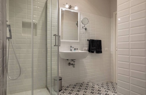 San Lorenzo Apartment | SAN Lò HOLIDAY HOUSE SLEEPS 4 VIA DI PORTA LABICANA 48 ROME ZON SAN LORENZO