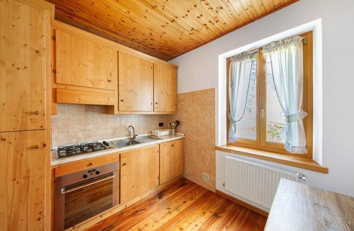 Vodo Cadore Apartment | San Lorenzo 2 in Vinigo Apartment with Mountain Views and Wi-Fi