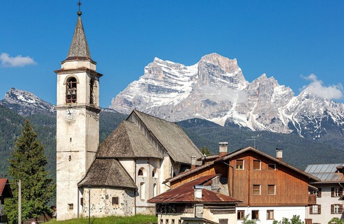 Vodo Cadore Apartment | San Lorenzo 2 in Vinigo Apartment with Mountain Views and Wi-Fi