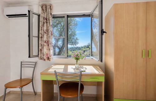 Mattinata House | San Michele - 11 - Bungalow with Sea View Window, Wi-Fi and Air Conditioning