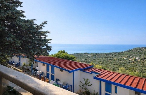 Mattinata House | San Michele - 7 - Bungalow with Sea View Window, Wi-Fi, and Air Conditioning