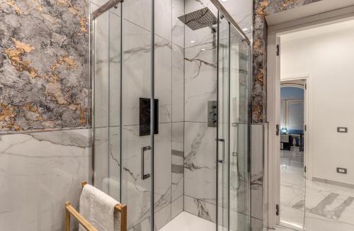 Historical Center Apartment | Sanità Naples Central Grand Apartment for 10 Guest