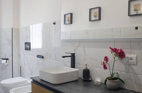 Tuscolano Apartment | Sara's Home - Modern Flat near Metro in Rome