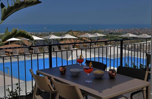 Colonnella Apartment | Sea View apartment by Parco Valle Della Civita